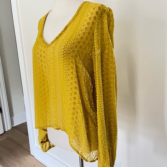 Blue Moon Yellow Puff Sleeve Blouse size XS - Picture 7 of 11